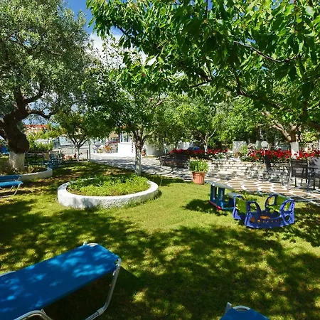 Ξενοδοχείο με διαμερίσματα Emilia Παχύς