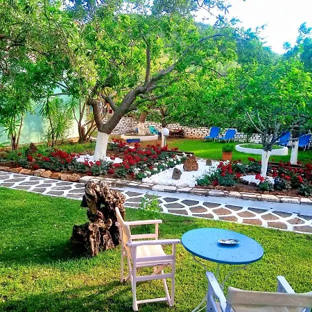 Emilia 3* Παχύς